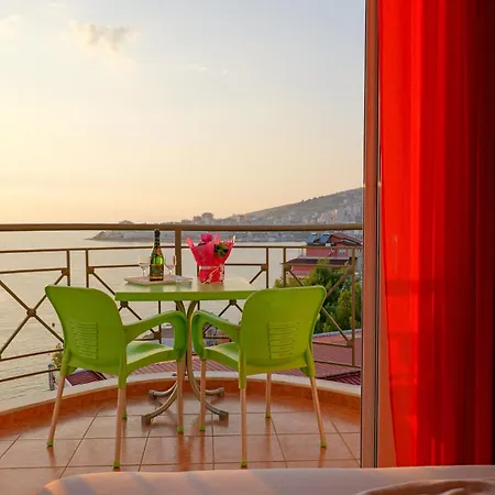 Unico Apartment