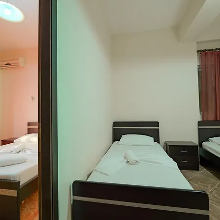 Unico Apartment 3*