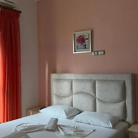 Unico Apartment 3*