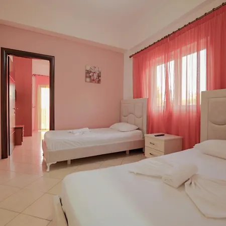 Unico Apartment 3*
